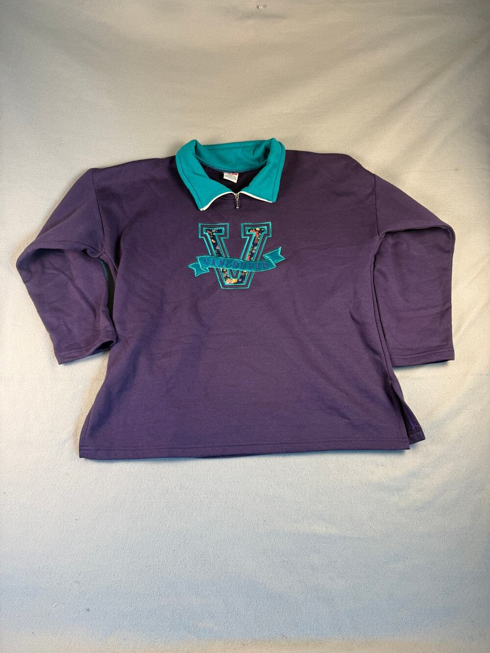 Vintage Cityscape Sweatshirt Women M Purple Zip Up Vancouver Floral Embroidered